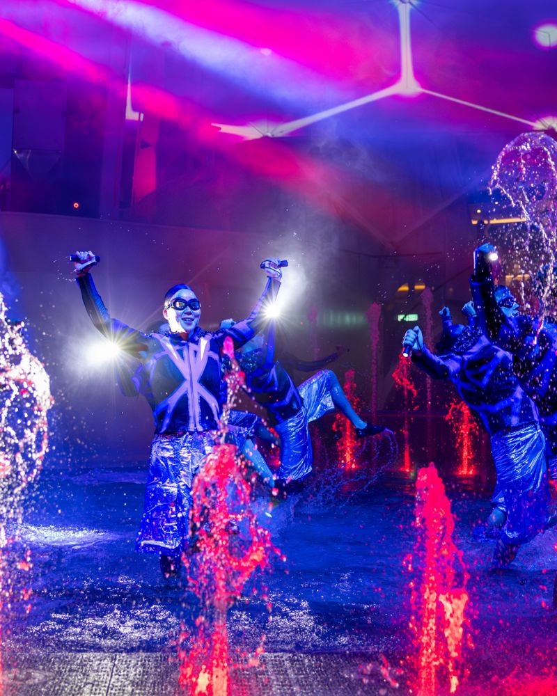 Aquatic performance at AquaTheater